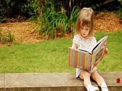 子供の頃好きだった世界を指先に！ポップなキャラクターが可愛い絵本ネイル