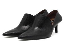 クール＆モダンなVIA BUS STOPのシューズセレクト♫