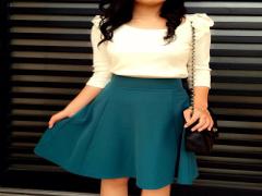 大人可愛い"モスグリーンネイル"で、指先にも秋を感じて♩