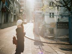 かぶった瞬間から広がる秋の香り。ベレー帽に合わせたいヘア＆ファッションまとめ