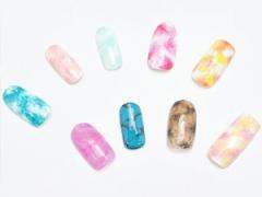 流行りの大理石ネイルもぴんく色がスキ。ガーリーと清楚を叶えるデザイン