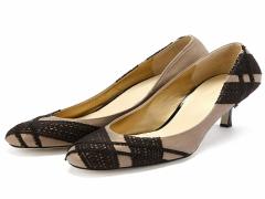 春夏秋冬使える♡種類豊富なレディースパンプス集