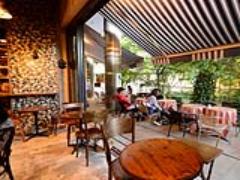 スプーンでサクとろっ♡ふわふわスフレが食べられるお店3選