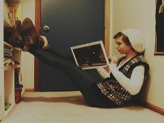 ニットベスト系女子大量発生中！白シャツ以外の「ニットベスト×◯◯」でつくるおすすめコ