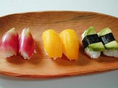 シャリの上には野菜‼見た目キュートなマクロビ野菜寿司をcooking♩