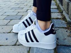 いつもの靴をシューピアスでこだわりのドレスアップ♡＋αで更に魅力的に