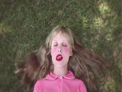 小さめバッグ時代は終わった！荷物が多くてもオシャレに見せる巾着バッグ集