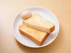 昨夜の余りを乗せるだけ♩朝からがっつりスタミナ満点「餃子トースト」