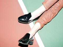 「Vネック×パンツスタイル」で決める！この秋「ハンサム女性」を目指します♡