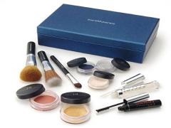 bare Mineralsからクリスマスコレクションが11/4一挙登場！これで冬でも輝く自分に♡