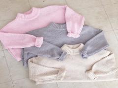 ぎゅっと抱きしめたくなるシルエット♡ちょいゆるニットでもこもこガールに。