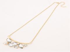 CECIL McBEEのネックレスでシンプルコーデにアクセント♡