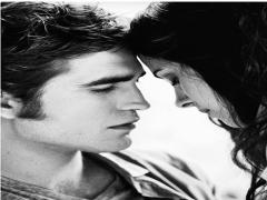 まるで吸血鬼のような赤黒リップ！！今秋は「ヴァンプリップ」を取り入れよう♡