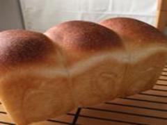 ただの食事ではなく、もはやアートの域。ちぎりパンが3Dになりました♭