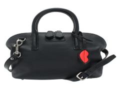 VIA BUS STOPのショルダーバッグは女子の心をわしづかみにする！