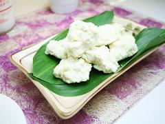 温めた牛乳に酢を入れて完成！チーズそっくり『牛乳豆腐』が濃厚で美味い！