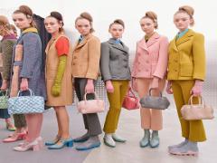 バッグからバッグがちらっ？PRADAのInsideBagが可愛い～ってウワサ♡