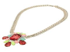 BORNYのネックレスで流行を先取りしちゃおう！