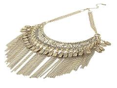 GYDAの派手めネックレスで存在感を出す！