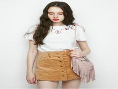 目立ち度は何％？心も揺らすフリンジアイテムでコーデを旬顔にアップデート