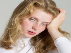 悩み深〜い目の下のクマさんにさよなら！〜タイプ別クマ隠しメイク講座〜