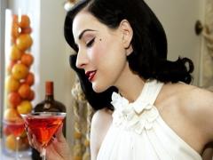 大人っぽさ色っぽさ清楚さ◎黒髪だから叶うおフェロスタイルの作り方♡