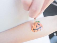 ハロウィンメイクに大活躍！《100均》水なしで落とせる「ミラクルペイント」