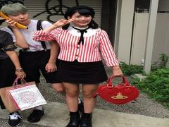 可愛い！赤のハンドバッグでファッションを派手に♪