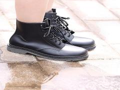 コーデのワンポイントにアウトドアブーツはいかがですか♡