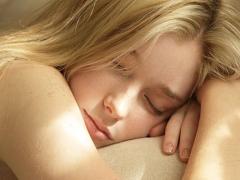 メイクするほど目立ってない？ファンデによる毛穴浮きを防ぐコツ