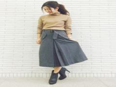 オシャレ女子はみんな持ってる♡グレーのスカートであなた好みのコーデを！