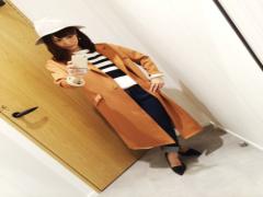 トップスをオレンジにして秋冬にありがちなダークトーンから脱却！