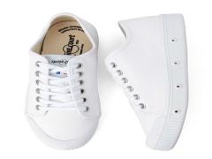 秋のおでかけにおすすめのレディーススニーカー！機能性とデザインが最高♡