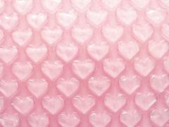 ひっそり仕込む、恋の味♡ カワイイほっぺは‘‘ハートのチーク’’で作ります