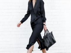 とろ〜んとなめらか。知的でラグジュアリー感溢れるシャツで大人の色気を♡