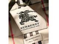 憧れのバーバリーがコスメに！印象的な唇で気分はブリットガール♪