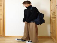 万能！ブラックデイバッグを大人カジュアルに着まわす♪