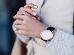 働く女性に一人一本。セルフネイルで即座に対応。ベージュマニュキア10選