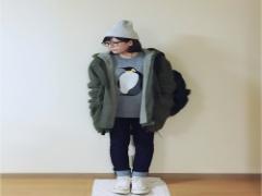 黒縁メガネで小技の効いたこなれ感満載のおしゃれコーデ