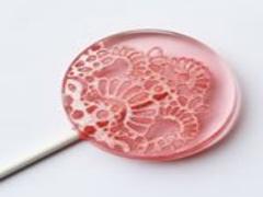 お花やキラキラを閉じ込めて。英国生まれ"Lollipop Shop"のお菓子にときめく