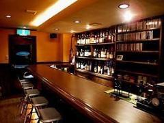 大人な雰囲気の東京にあるジャズバーでお酒と音楽を楽しむ！