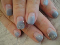 実はマンネリ知らずなの。変形フレンチネイルの魅力に惹かれる4つのデザイン