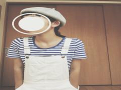 おしゃれさんは小物も手を抜かない！ゴールドピアスできらっと大人な耳元コーデ