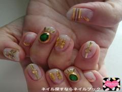 冬のコーディネートには「アンティーク」なネイルをプラスしておしゃれ感アップ♡