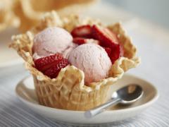 リッチな味にファン増加♡セブン限定「まるごと小粒苺のひとくちアイス」が話題