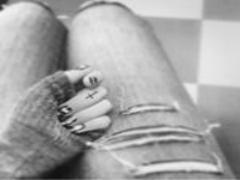 唇以外にもこんな使い道があった！余ったリップクリームの意外な活用法10選♡