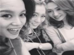 "北極の奇跡"を私の手の上に。"オーロラネイル"こそ寒い季節にやってみたい♡