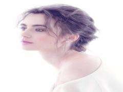 少女のようなあどけなさ。LANCOME（ランコム）の口紅にひとめぼれ。