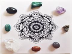 お家で手軽に。のせるだけで十分な"天然石ネイル"はいかが？