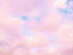 ドリーミーな世界に浸りたいの。＃セルフネイルで見つけるふんわりミルキーネイル